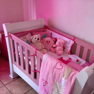 Cot-White-and-Pink